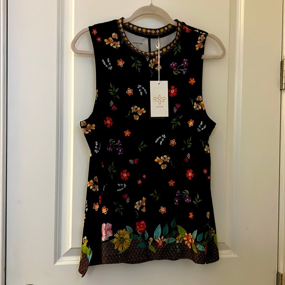 Johnny Was Active Nani high low muscle tank size medium  - Picture 2 of 5